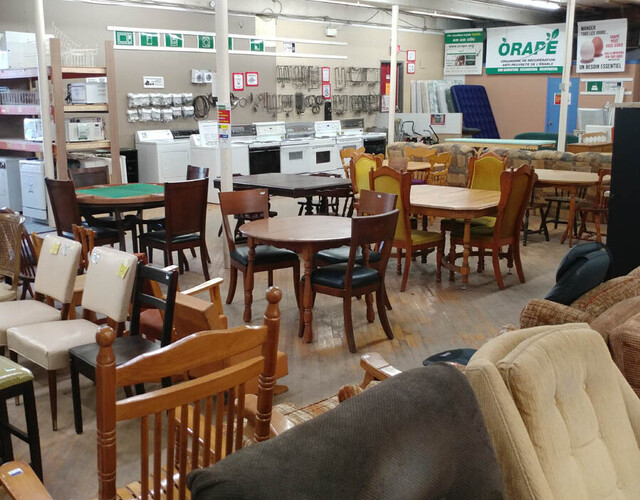 Ouvert samedi 10 mai, Vente de garage